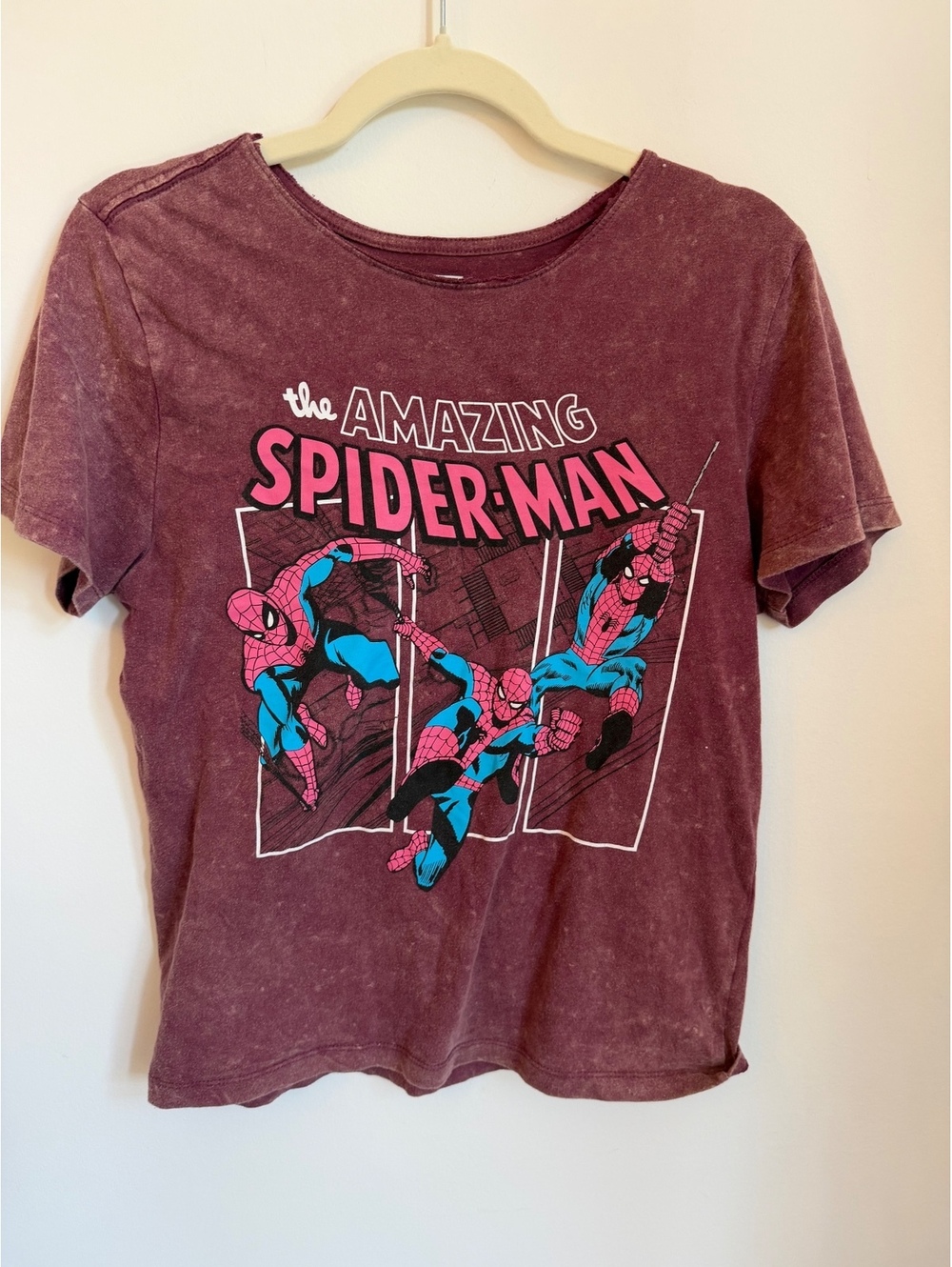 The Amazing Spider-Man Graphic T-Shirt XS Burgundy Cotton